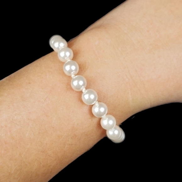Vintage Faux Pearl Bracelet Hand Knotted Strand Creamy White Decorative Clasp 7" - Picture 5 of 5